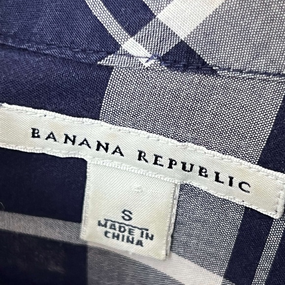 UNIQUE! Banana Republic Short Sleeved Blue Plaid Cotton Button Up Shirt - Picture 3 of 10